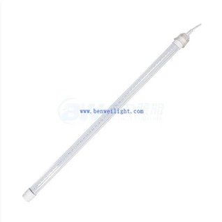 Lumina în coop de pui