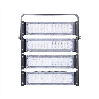 Iluminat exterior teren de tenis