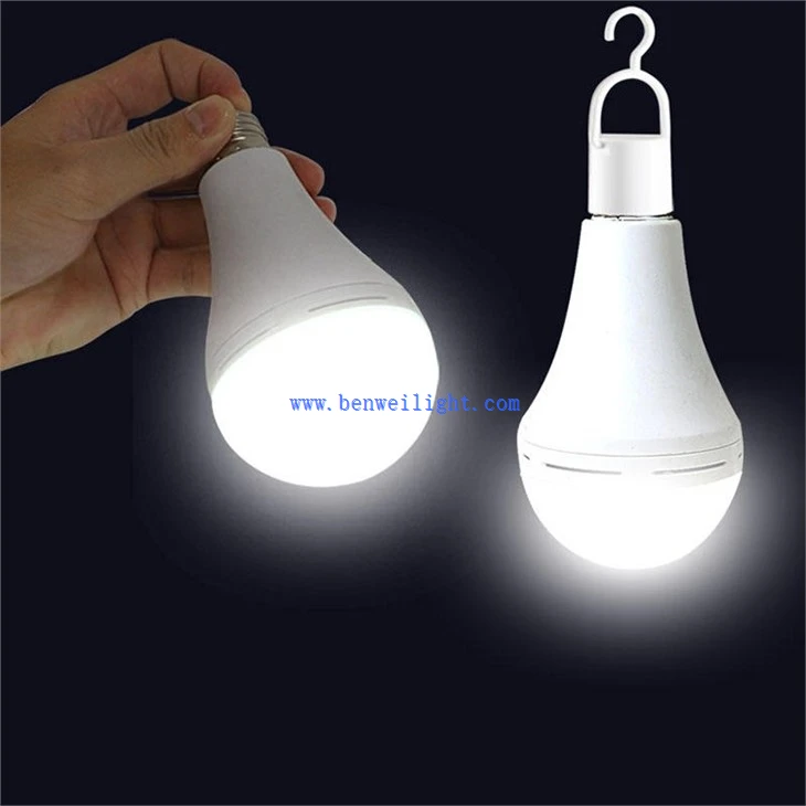 Lampă de urgență reîncărcabilă