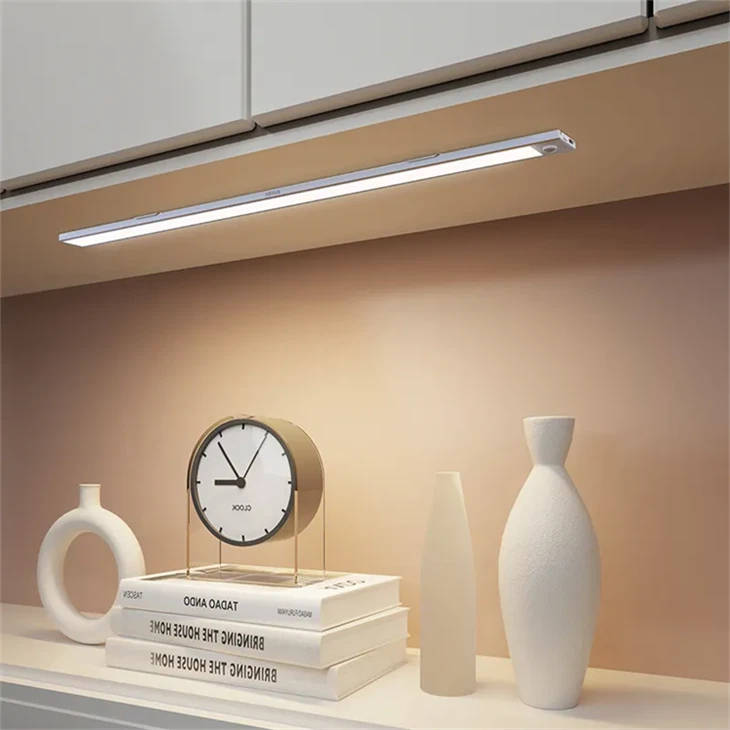 Lumină de noapte cu senzor de mișcare